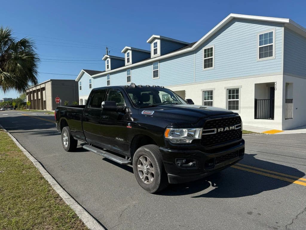 2022 Ram 3500 Crew Cab photo 3