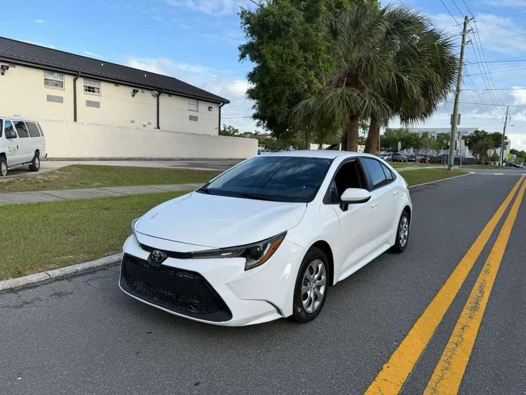 2022 Toyota Corolla photo 2