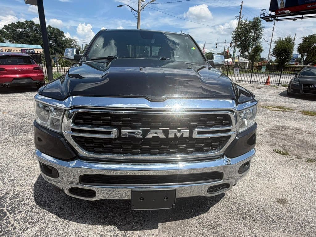 2022 Ram 1500 Crew Cab photo 3