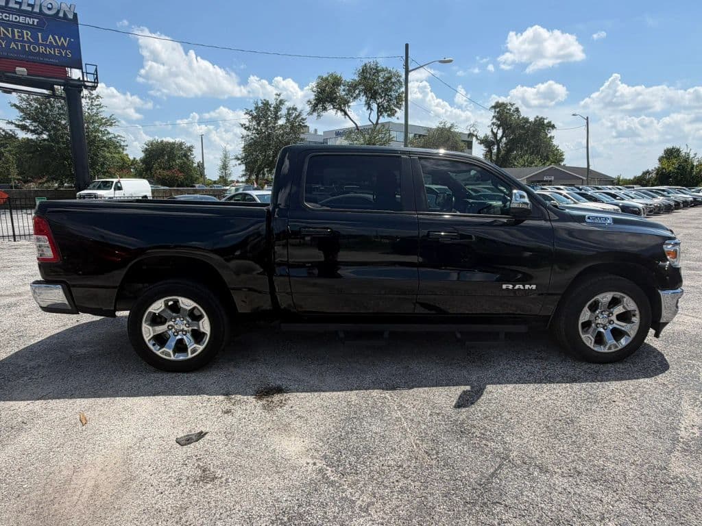 2022 Ram 1500 Crew Cab photo 5