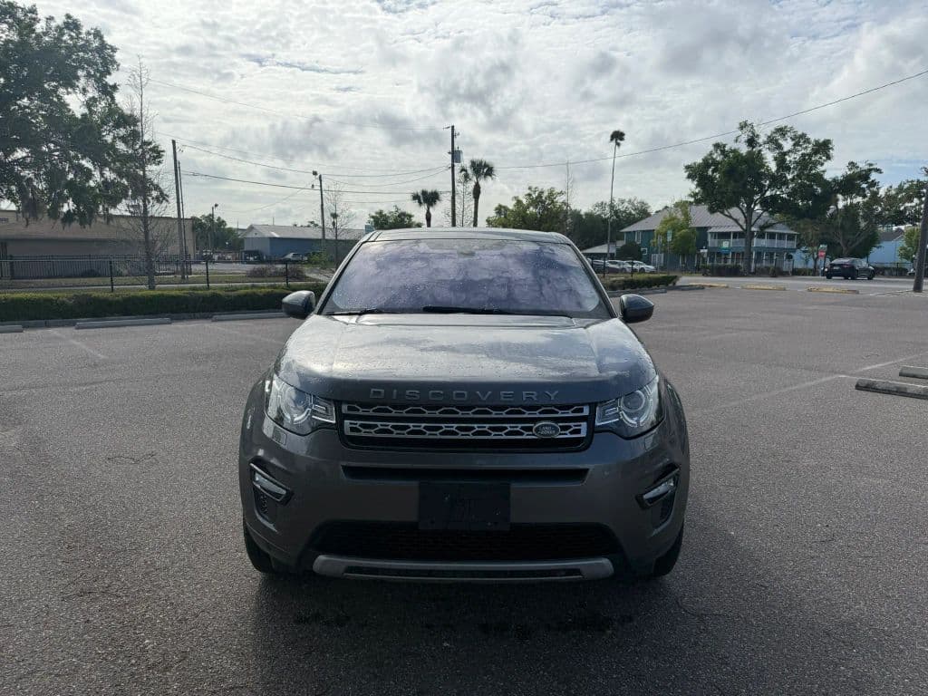 2018 Land Rover Discovery Sport photo 2