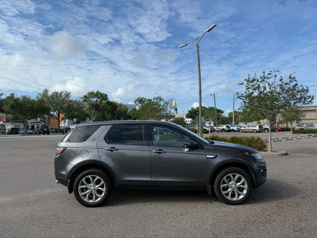 2018 Land Rover Discovery Sport photo 4