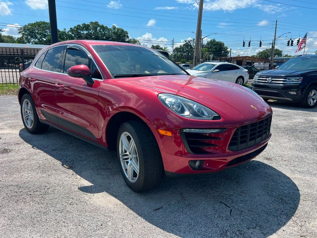 2016 Porsche Macan photo 2