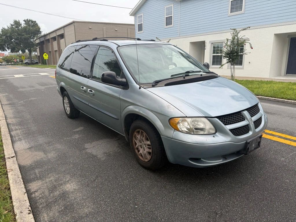 2003 Dodge Grand Caravan Passenger photo 2