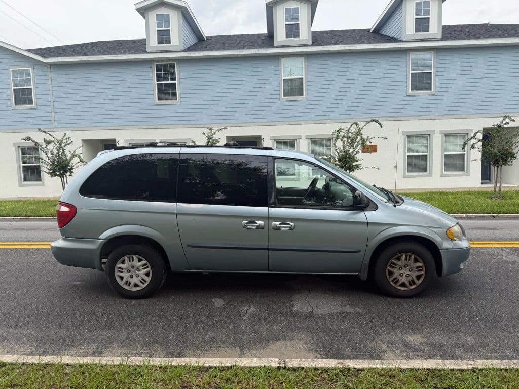 2003 Dodge Grand Caravan Passenger photo 4