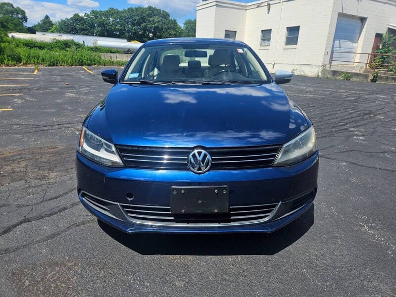 2014 Volkswagen Jetta photo 2